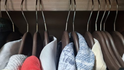 FULLTREND Ahşap Görünümlü Plastik Askı 12 Adet Kıyafet Ve Elbise Askısı Kahverengi photo review